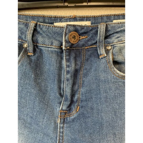Bullhead Denim Company High Rise Skinniest… - Picture 2 of 8